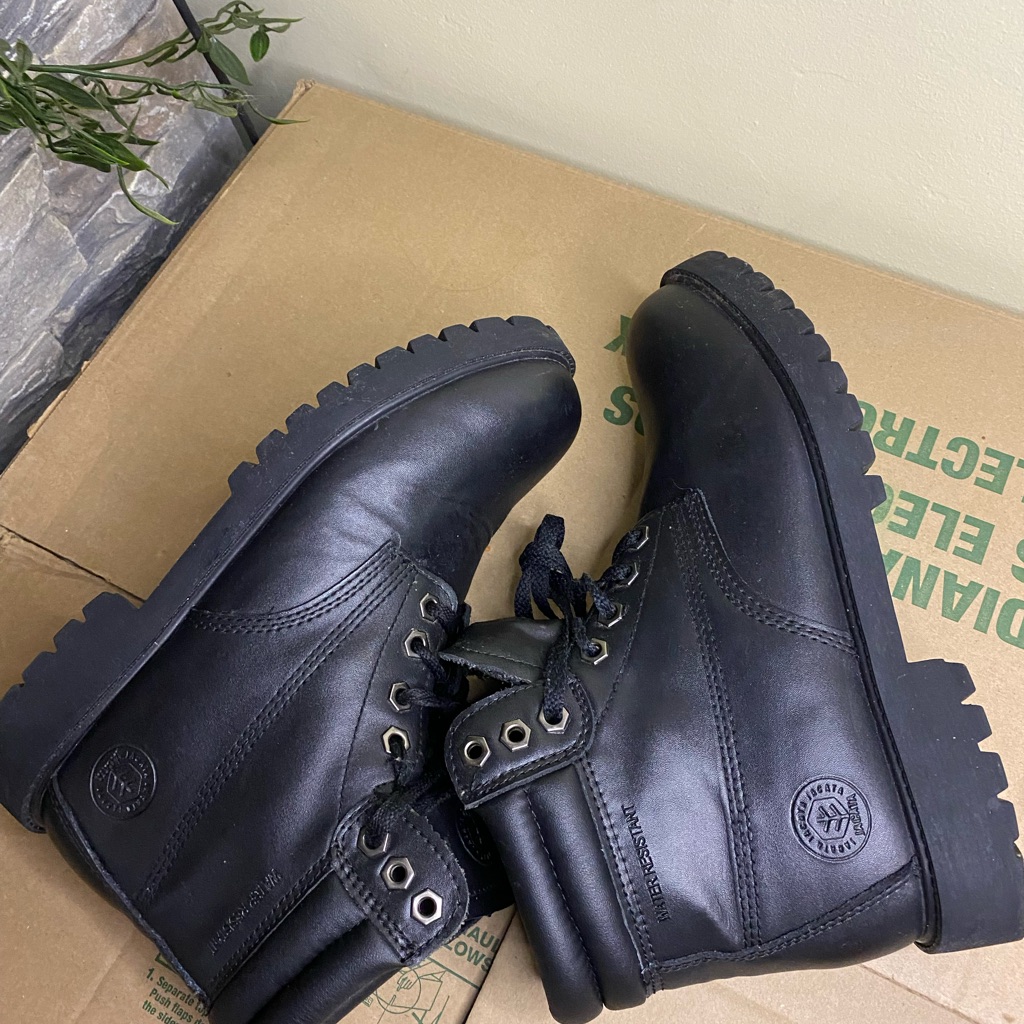 Mens Jacata Leather Water Resistant Boots Size 8